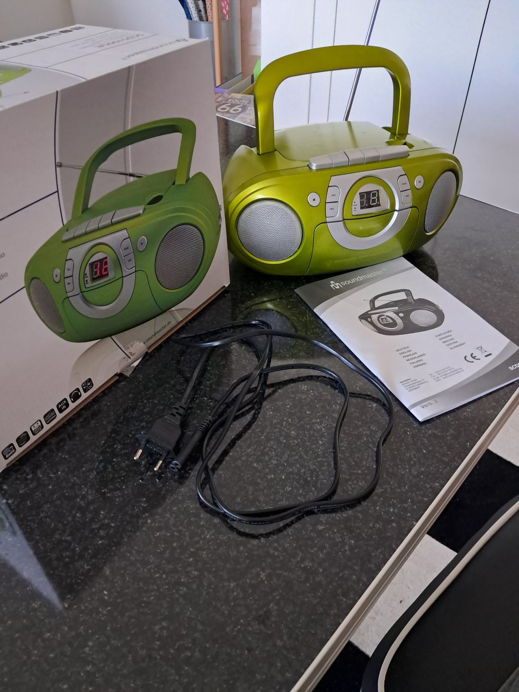 Lettore multimediale & Streamer: CD Player mit Radio und Kassette – Nuovo (secondo la descrizione) da Liestal venduto da nemi-lou