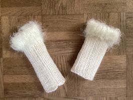 Warme, wollweisse Handstulpen mit Flauschrand - Winter-Hit!