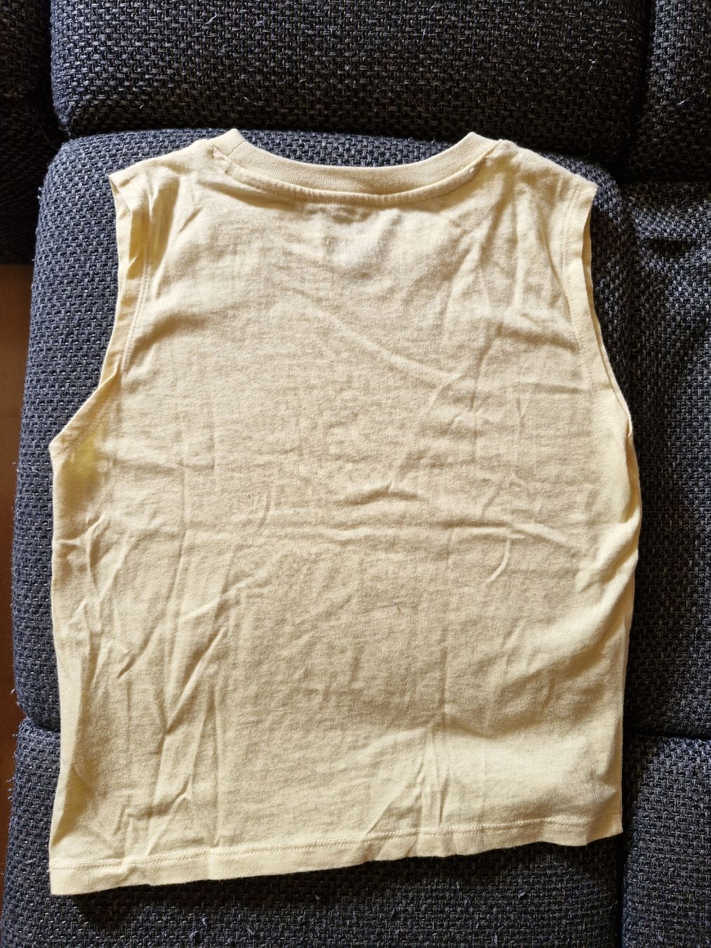 H&M Hemden, T-Shirts & Polos: Top gelb Gr. 98/104 – Gebraucht aus Disentis/Mustér von epa_862v 1