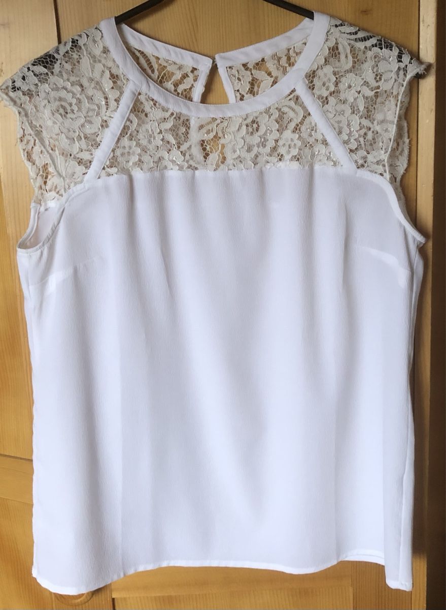 Top: TOP mit Spitze, 40, weiss  – Usato da Mühlebach (Goms) venduto da chr_q6d8