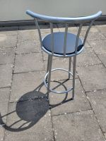 vier Barhocker Metall mit Lehne, guter Zustand