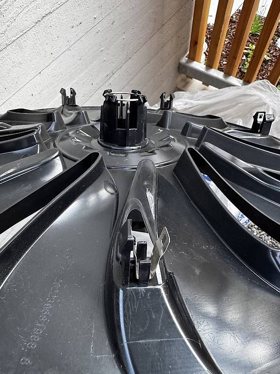 Cerchioni: Tesla Model Y Wheel covers Radabdeckungen Uberturbine – Usato da Zumikon venduto da klaxhu 1
