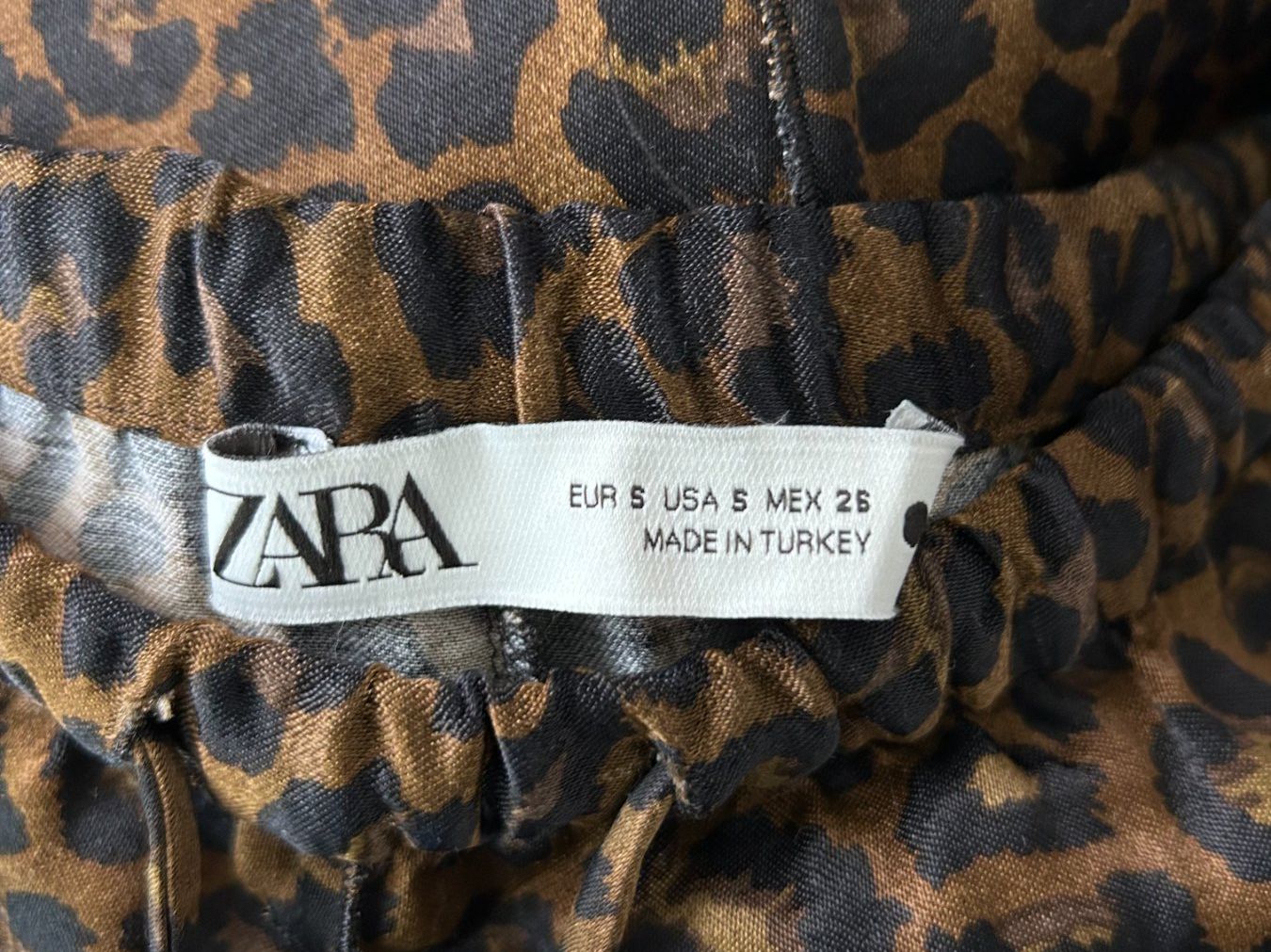 Zara Gonne: Zara Skirt with Leopard Print – Usato da St. Gallen venduto da look-twice 3