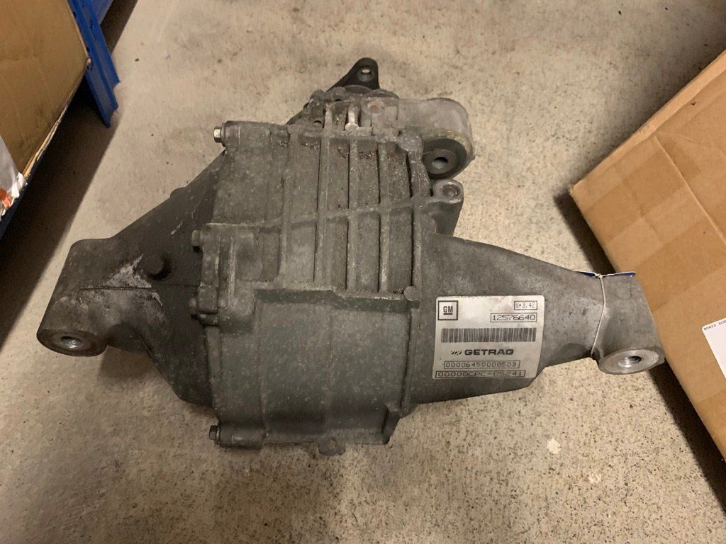 Cadillac Tutti pezzi di ricambio auto: Hinterachse Differential Cadillac CTS 2003 – 2004 – Usato da Stetten AG venduto da klappag 2