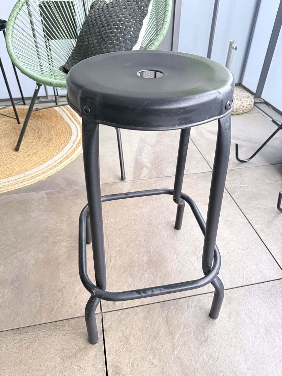 Ikea Sgabelli: 2er-Set Barhocker Metall dunkelgrau, schlicht & robust – Usato da Dübendorf venduto da nayibetha 1