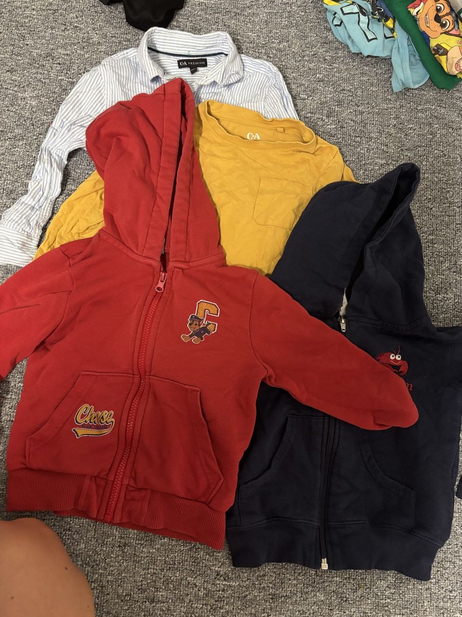 Kleiderpakete & -sets: Oberteile gr 104 – Gebraucht aus Thun von schane92 1