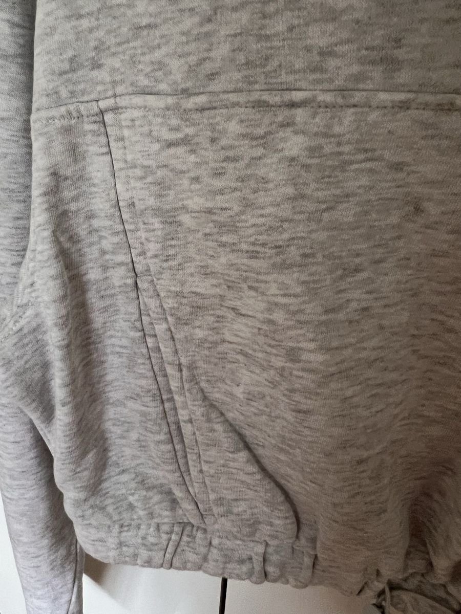 Oceansapart Pullover & Sweatshirts: Oceans Apart Crop Zipper Pulli Grau Melange, Gr. M – Neu (gemäss Beschreibung) aus Altstätten SG von pau_9ly8 2