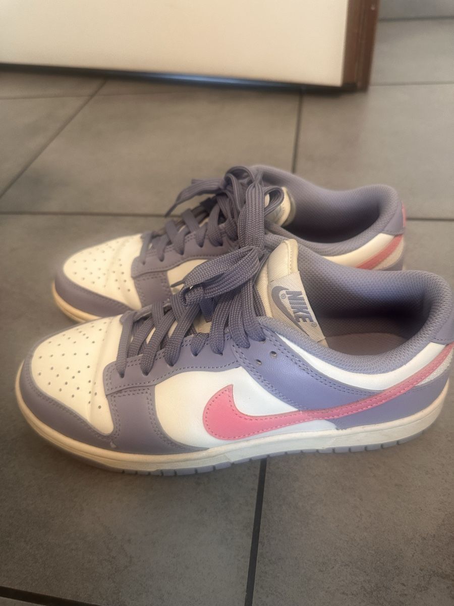 Nike Chaussures femmes: Nike Dunk Low "Lilac"  Gr. 39 – D'occasion à Basel par Gona03