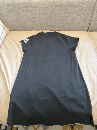 Robe Adidas noire femme taille S état neuf