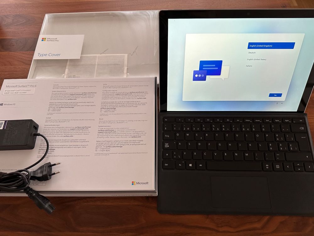 Microsoft Surface Pro 6 inkl. Typecover und Gratis Zubehör (Gebraucht ...