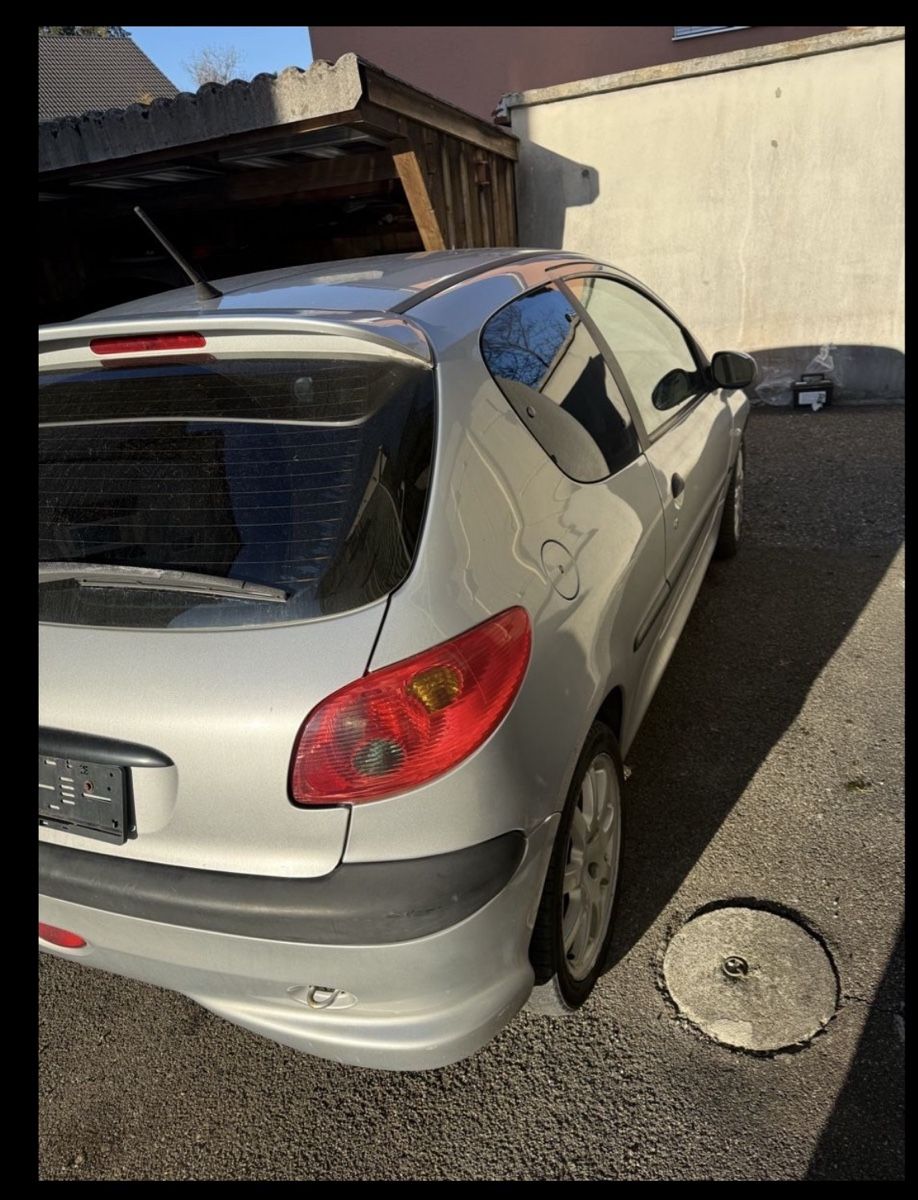 Peugeot Autos: Peugeot 206  – D'occasion à St. Gallen par Temiibenz 1