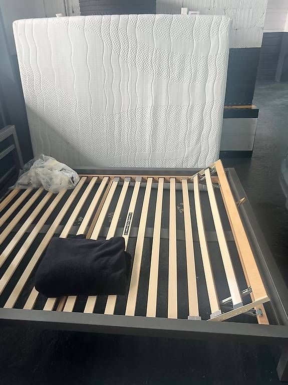 Letti: Neuwertiges Bett 160x200cm – Usato da Kreuzlingen venduto da hei_7v9y