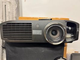 Panasonic PT-AT6000E + Zubehör