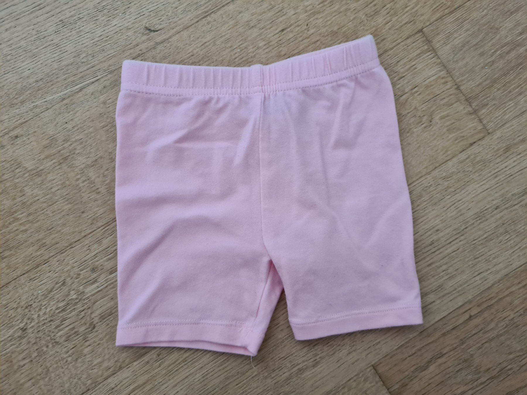 Pantaloni: Short rose fille 24 mois – Usato da Carouge GE venduto da Gasco