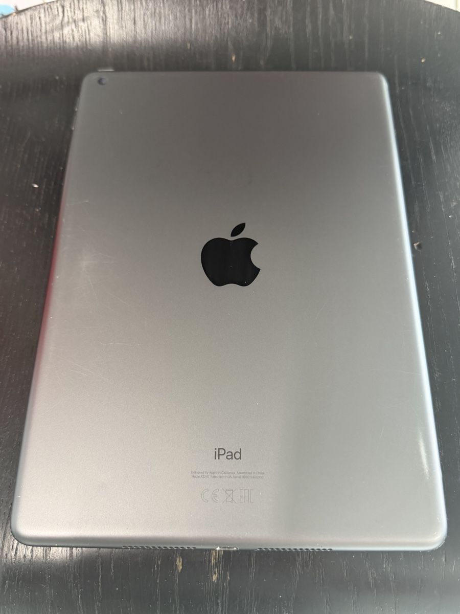 Apple Tablet PC: iPad 8e génération - 32go – Usato da Yverdon-les-Bains venduto da ame_7f2x 1