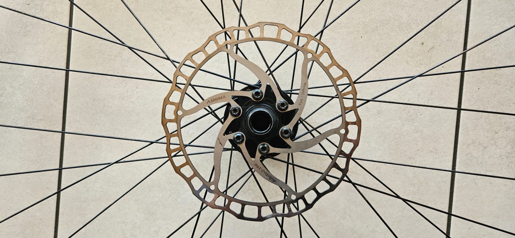 Cerchioni: Felgen Crest Stan`s, Bremsscheiben Ashima, Kasette Sram – Usato da Trachslau venduto da Daniel12766 2