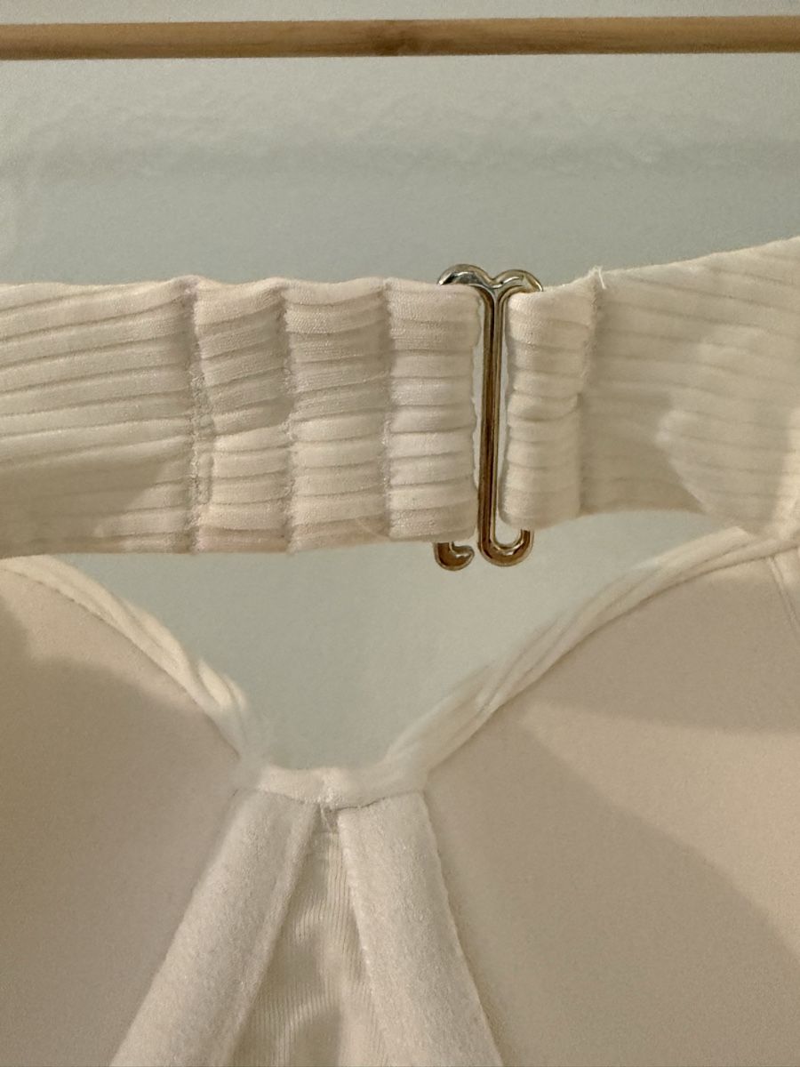 H&M Badekleider & Bikinis: H&M Bikini Oberteil Weiss Grösse 85D – Gebraucht aus Basel von zukk_ 3