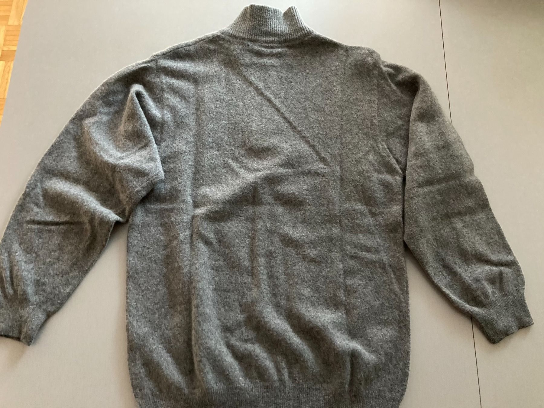 Maglioni & Felpe: Pullover von KITARO grau – Usato da Obfelden venduto da miau68 5