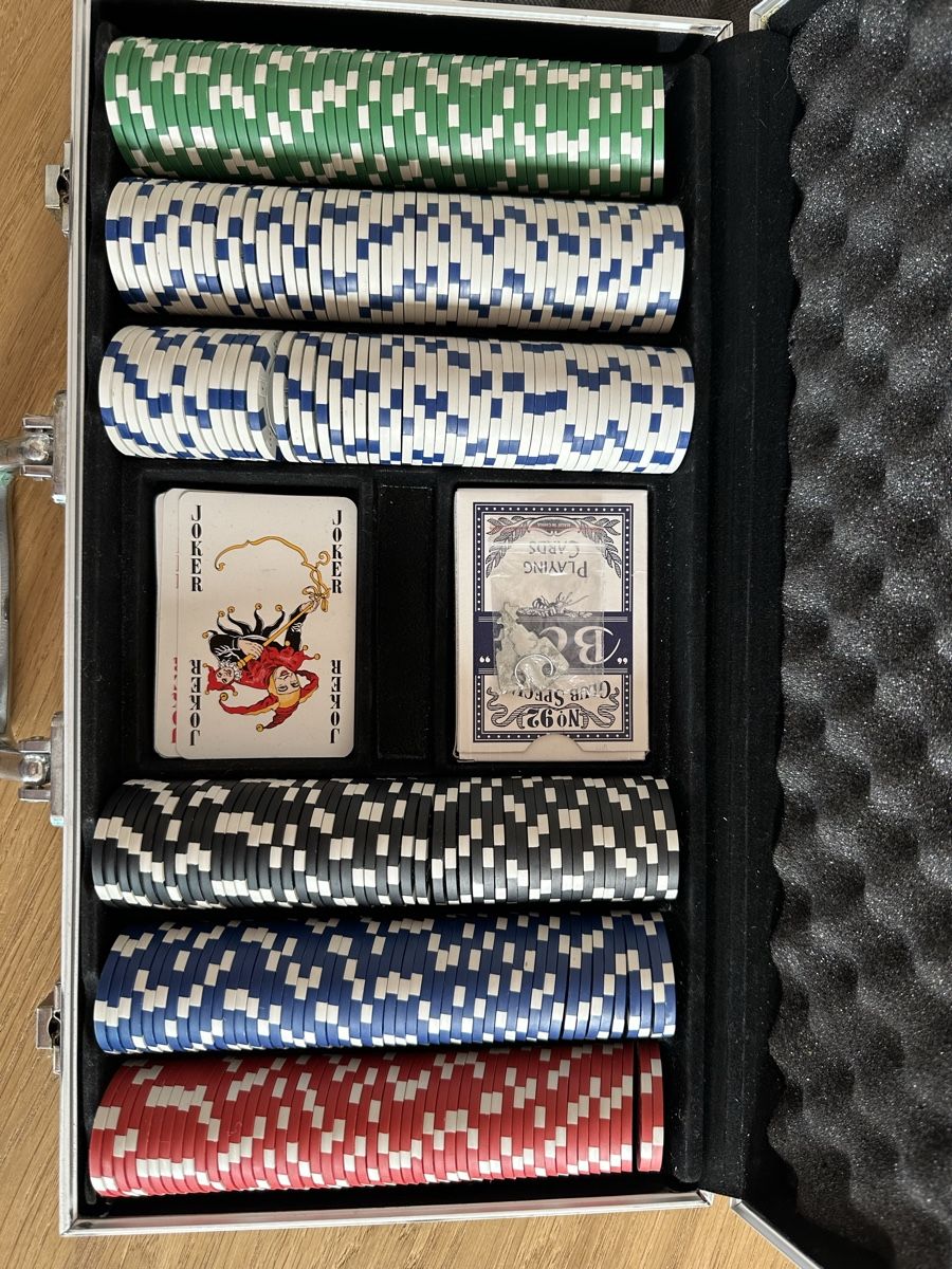 Spiele: Pokerset Koffer – Gebraucht aus Rifferswil von n.megert
