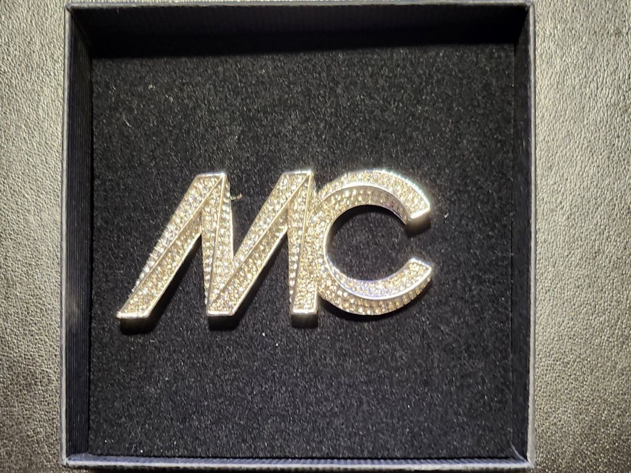 Spille & Fermagli: MC Marc Cain Brosche Schmuck MC Accessoires – Nuovo e nell'imballaggio originale da Staad SG venduto da 4bu4