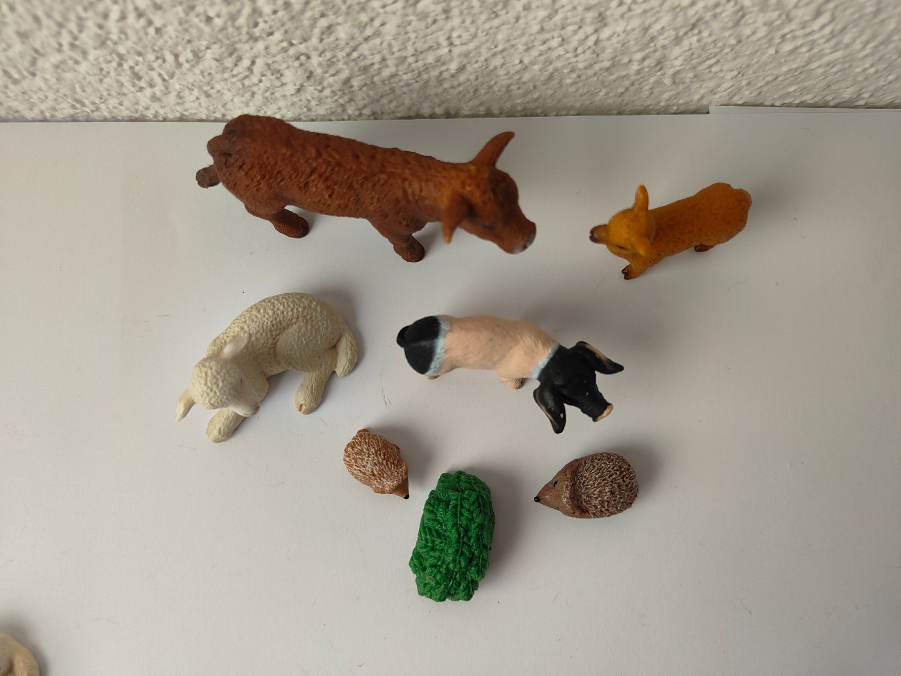 Schleich Statuette: Schleich Bauernhof Wald Sammlung Set Igel Schwein Lamm Kuh – Nuovo e nell'imballaggio originale da Thalwil venduto da FigurenFreunde 1