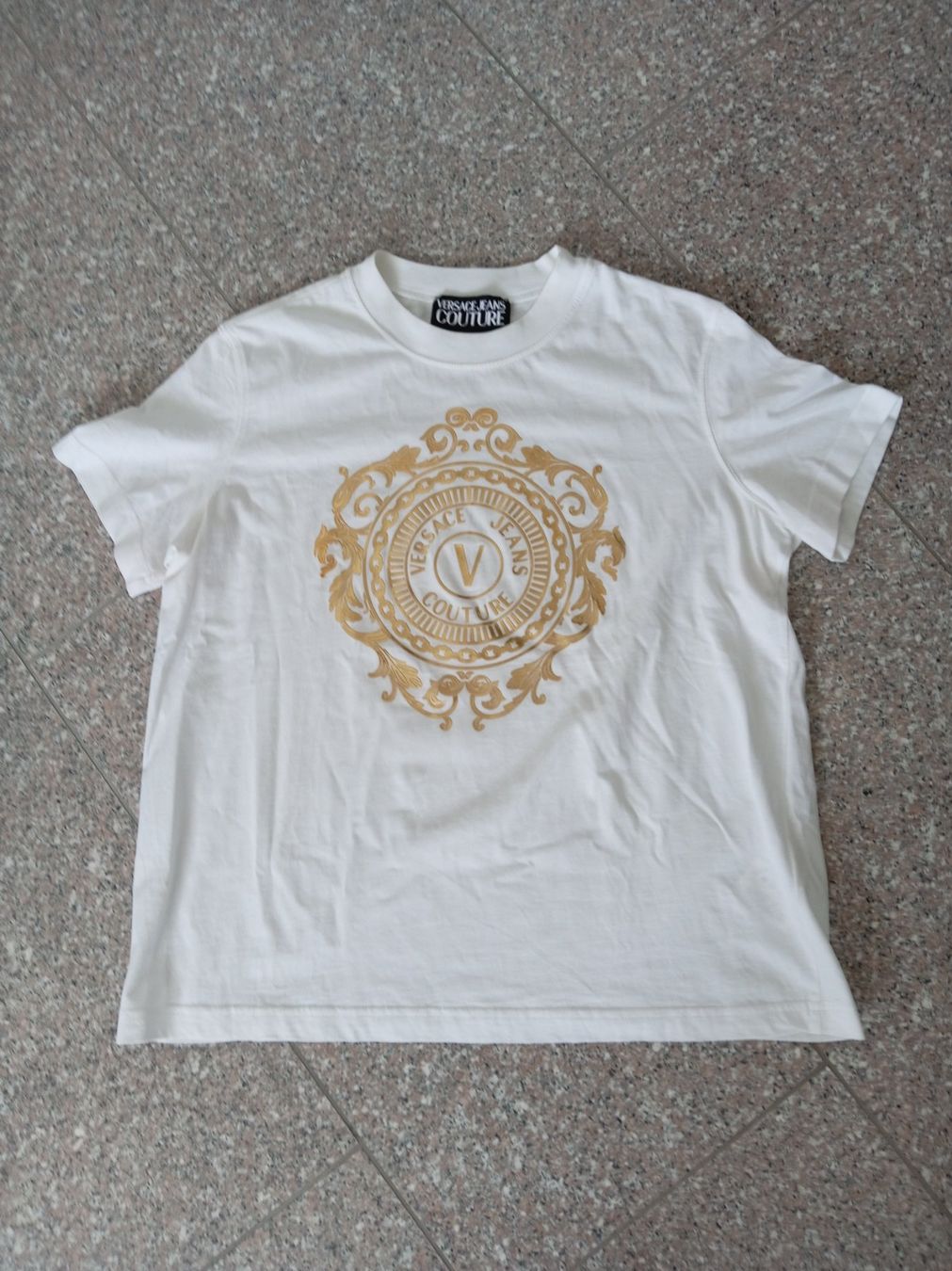 Versace T-shirt: Versace T-Shirt – Nuovo (secondo la descrizione) da Wängi venduto da Maelstrom