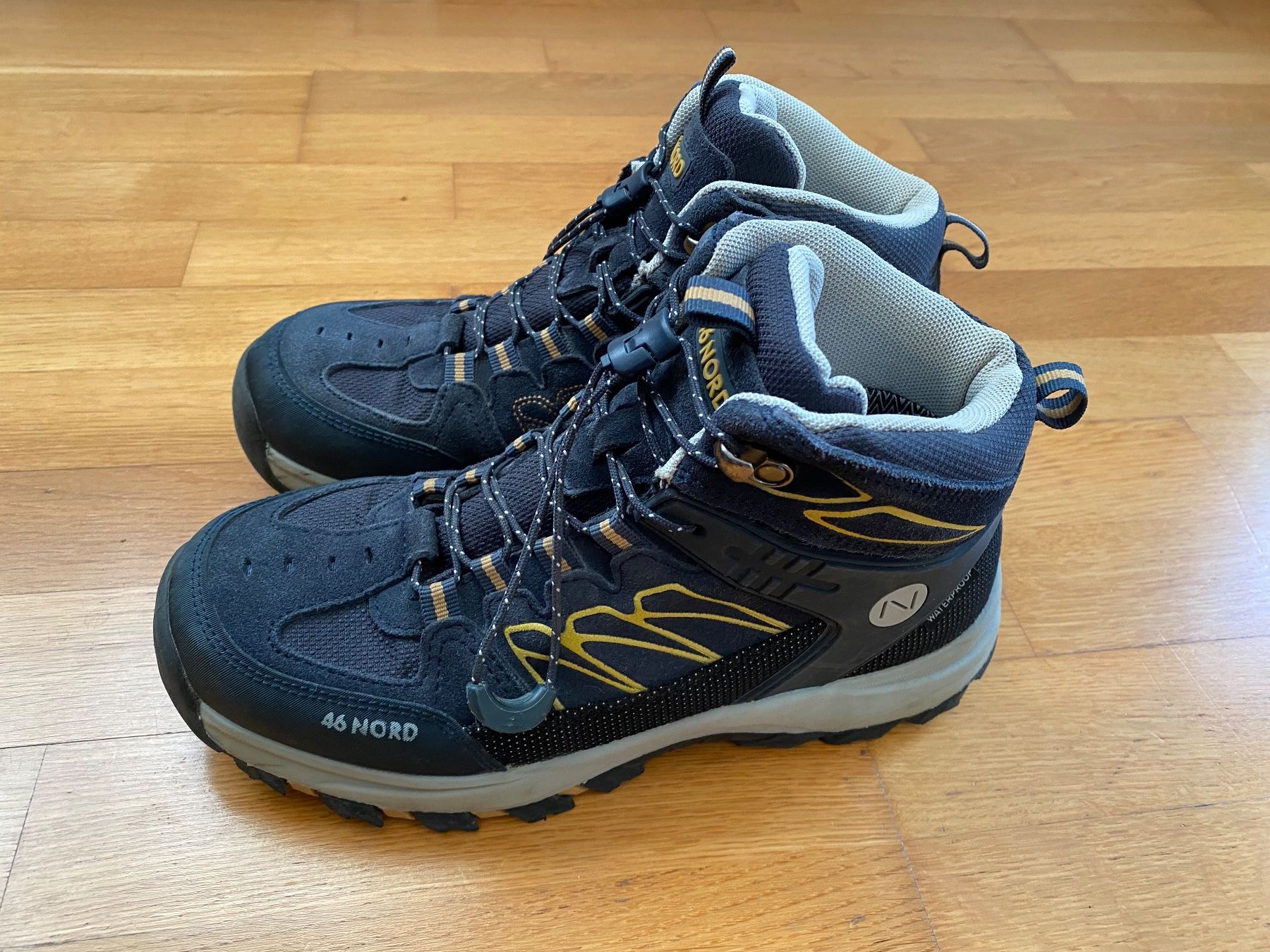 46 Nord Chaussures garçon: Wanderschuhe, Gr. 37, 46 Nord, Neuwertig! – D'occasion à Fislisbach par marsmama 1