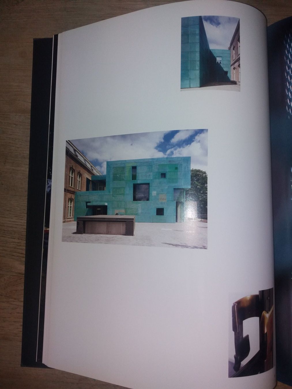 Livres: ARCHITEKTUR    Steven Holl     idee und phänomen – D'occasion à Welschenrohr par Regool 4