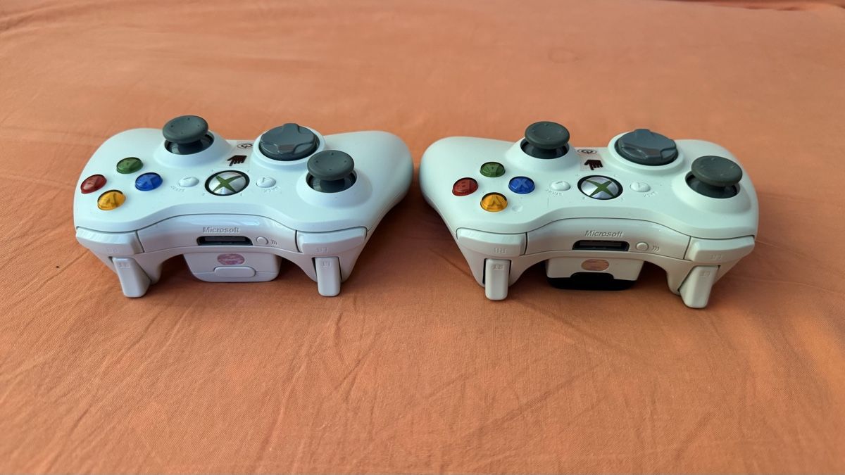 Konsolen: 2x Xbox 360 ControllerWeiss Grau Top Zustand – Neu (gemäss Beschreibung) aus Fällanden von Swisslimousinen 3