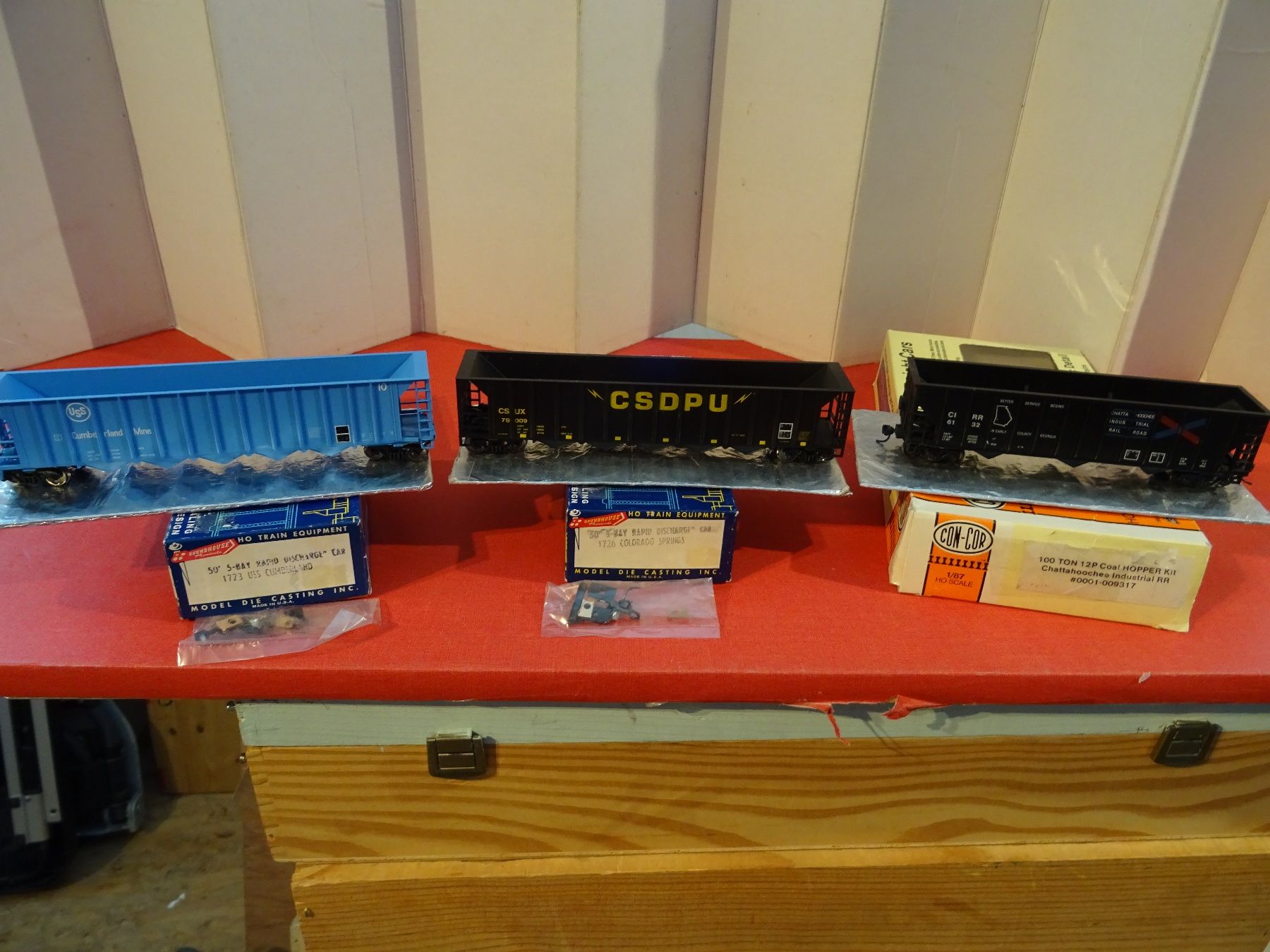 Modellini di ferrovie: 3 DIV. HOPPER /2 ROUNDHOUSE / 1 CON-COR  EX KIT NEU – Nuovo e nell'imballaggio originale da Appenzell venduto da Phantombolt1779 4