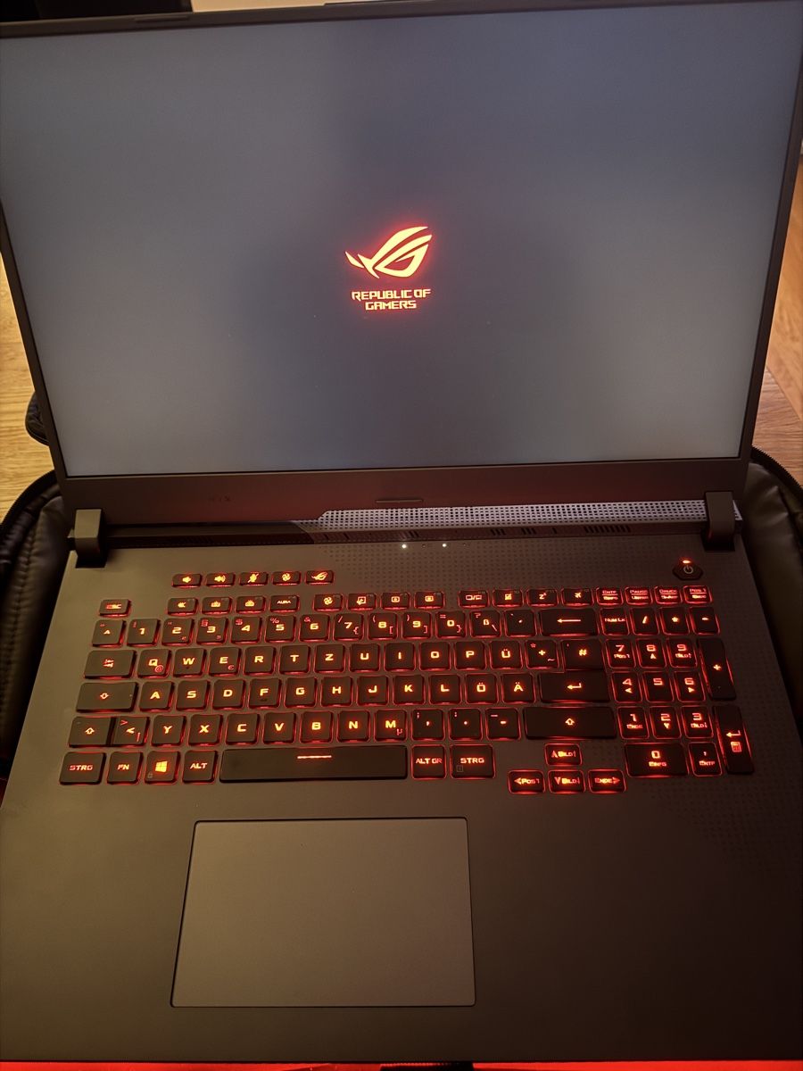 Asus Notebook: ROG Strix Laptop AMD Ryzen 9 RTX 3070 gebraucht – Usato da Zürich venduto da Ladd 3