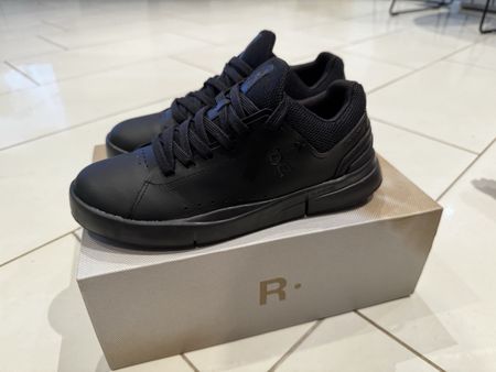 On The Roger Advantage Black, Gr. 38, Neuwertig, Top!