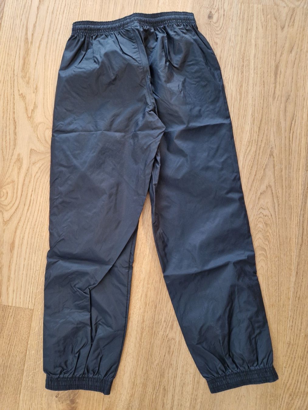 Adidas Pantaloni: Regenhose Adidas Gr. 140 Neu – Usato da Davos-Dorf venduto da Bpelikan 1