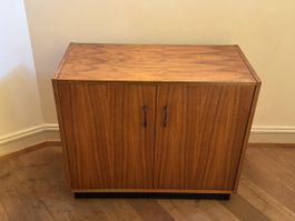 Vintage Schrank 2 Tueren 2 Ablagen