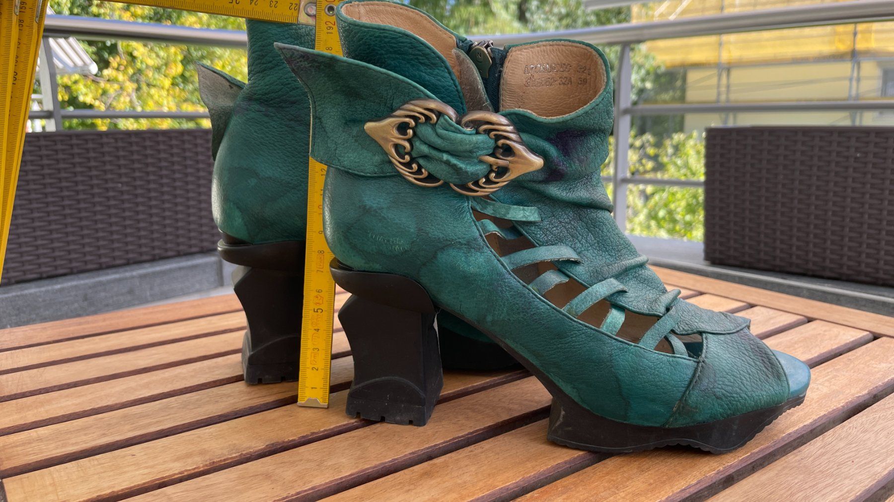 Scarpe da donna: Wunderschöne ausgefallene Schuhe – Usato da Bern venduto da .DolceVita. 3