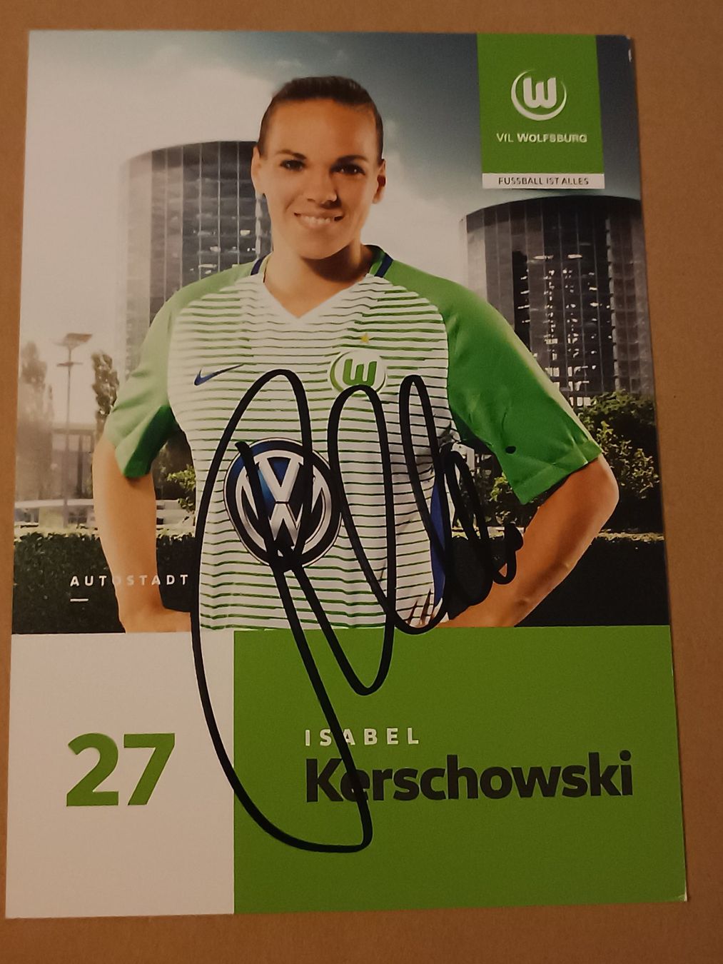 Autografi: Isabel Kerschowski - VfL Wolfsburg - handsigniert – Usato da Menziken venduto da Artographs