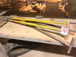 3 Eisenschären im Regal (Lot 176) 6017 Ruswil