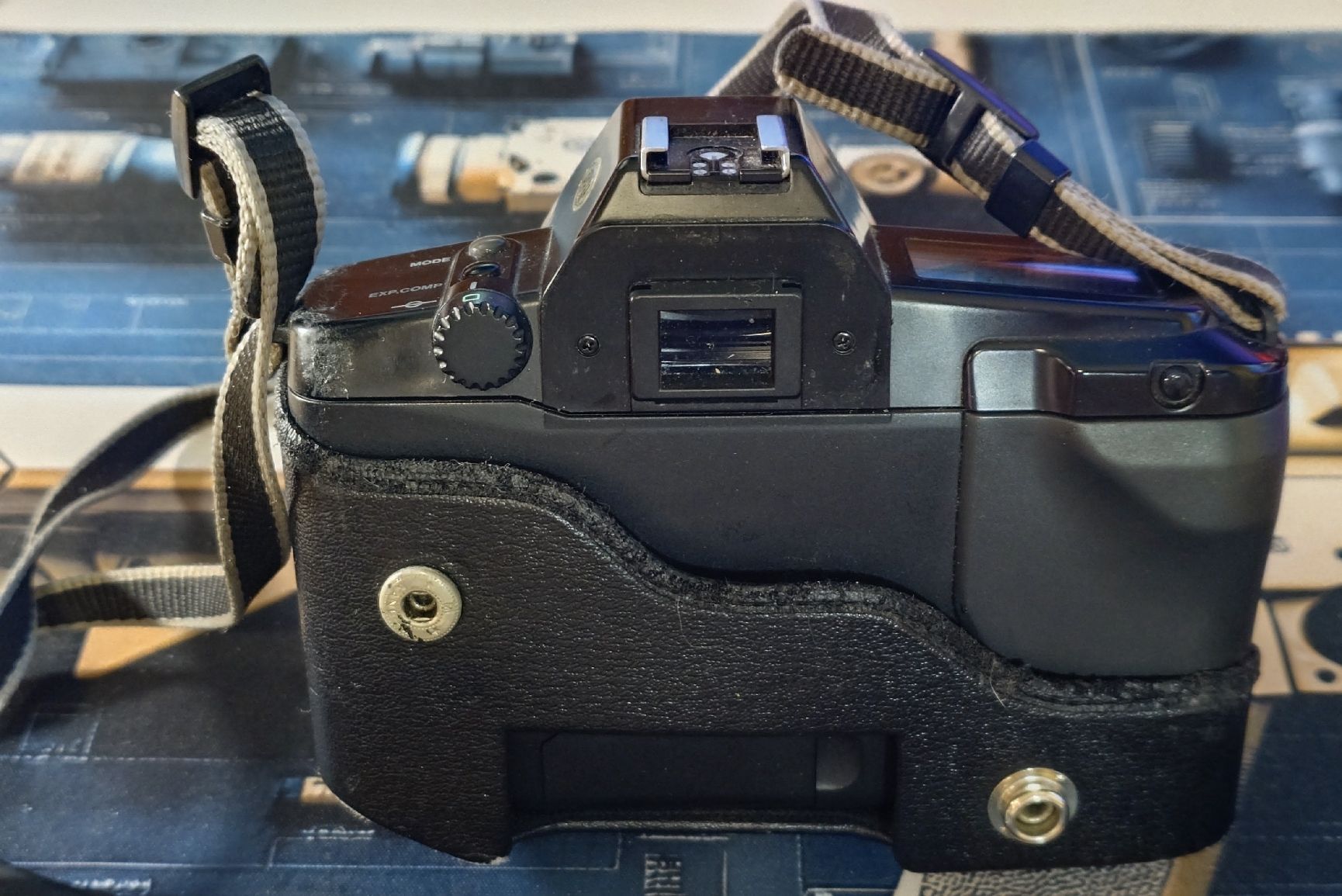 Canon Kamera: Canon EOS 650 Spiegelreflexkamera mit Objektiv und Blitz – Defekt aus Ennetmoos von Faders 5