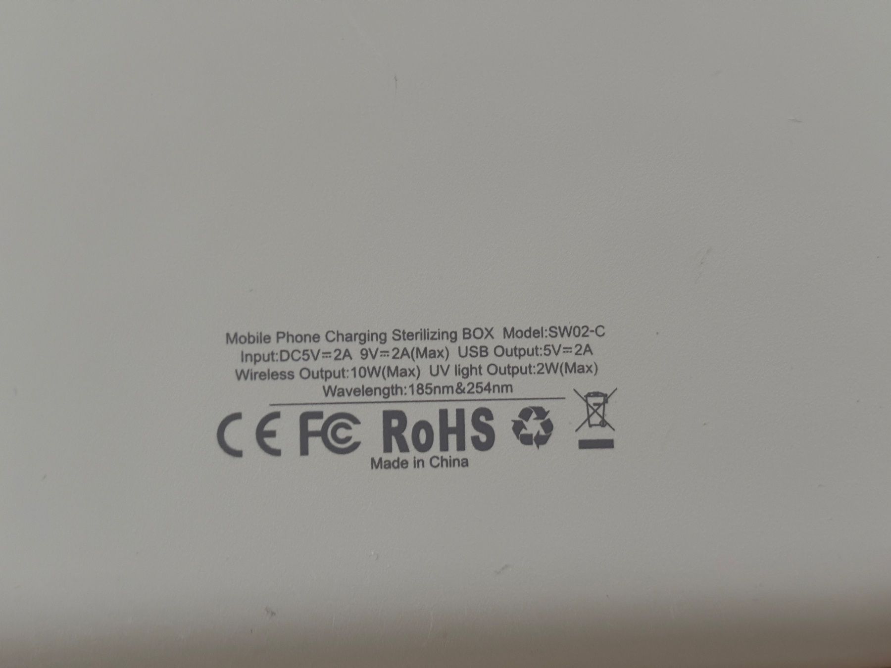 Caricabatterie: UV Sterilisationsbox mit Wireless Ladefunktion – Usato da Maienfeld venduto da JENNINO 4