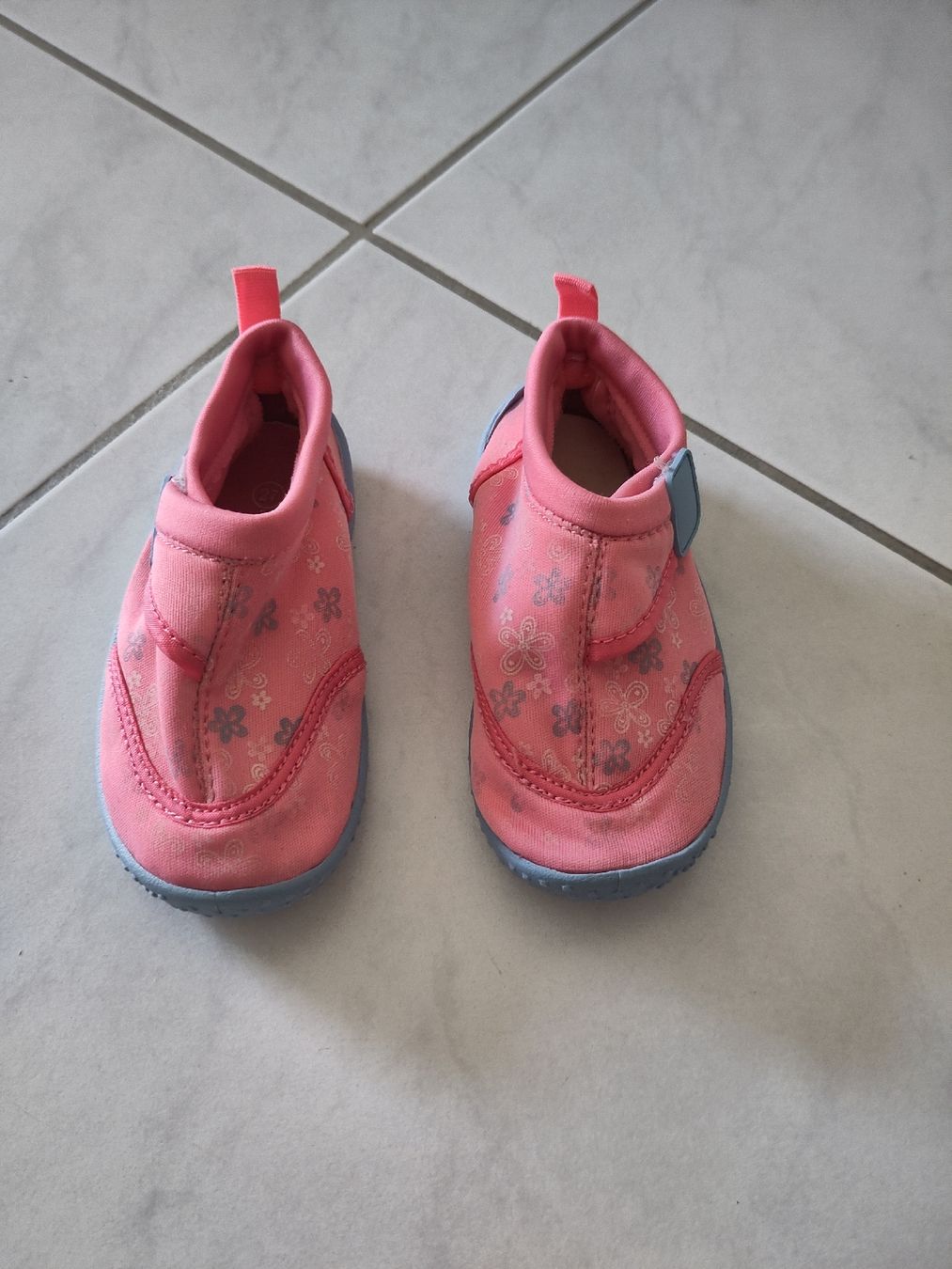 Scarpe per ragazzi: Badeschuhe, Gr. 27, Smile – Usato da Dettighofen Lengw. venduto da mai_75wt