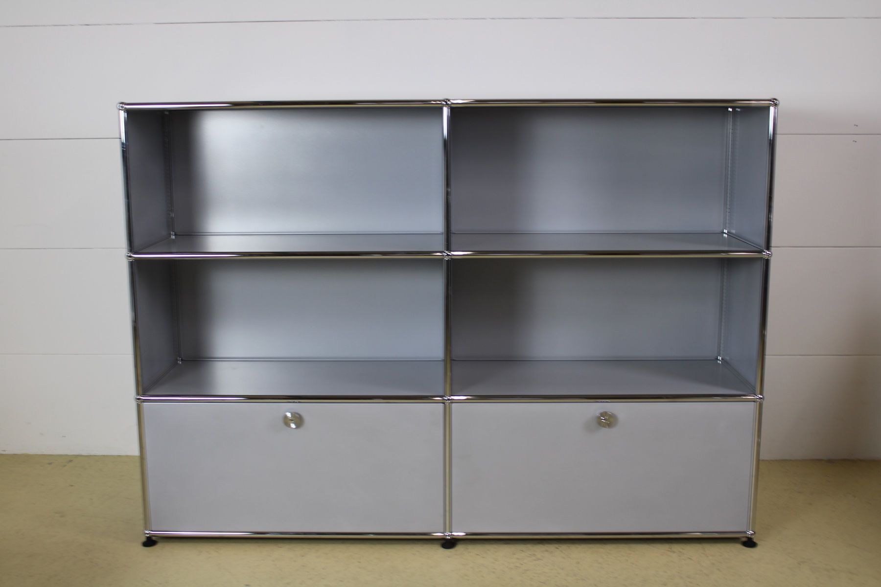 USM Cassettiere: USM Sideboard in Mattsilber – Usato da Meinisberg venduto da atelier_TILIJA 1