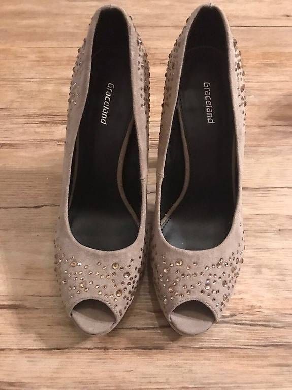 Damenschuhe: Pumps in beige mit Steinen Gr. 39 – Gebraucht aus Rikon im Tösstal von maverik08 3