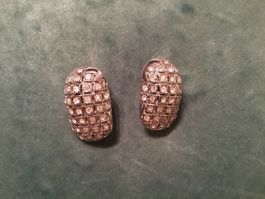 Clips d’oreille argenté avec brillants