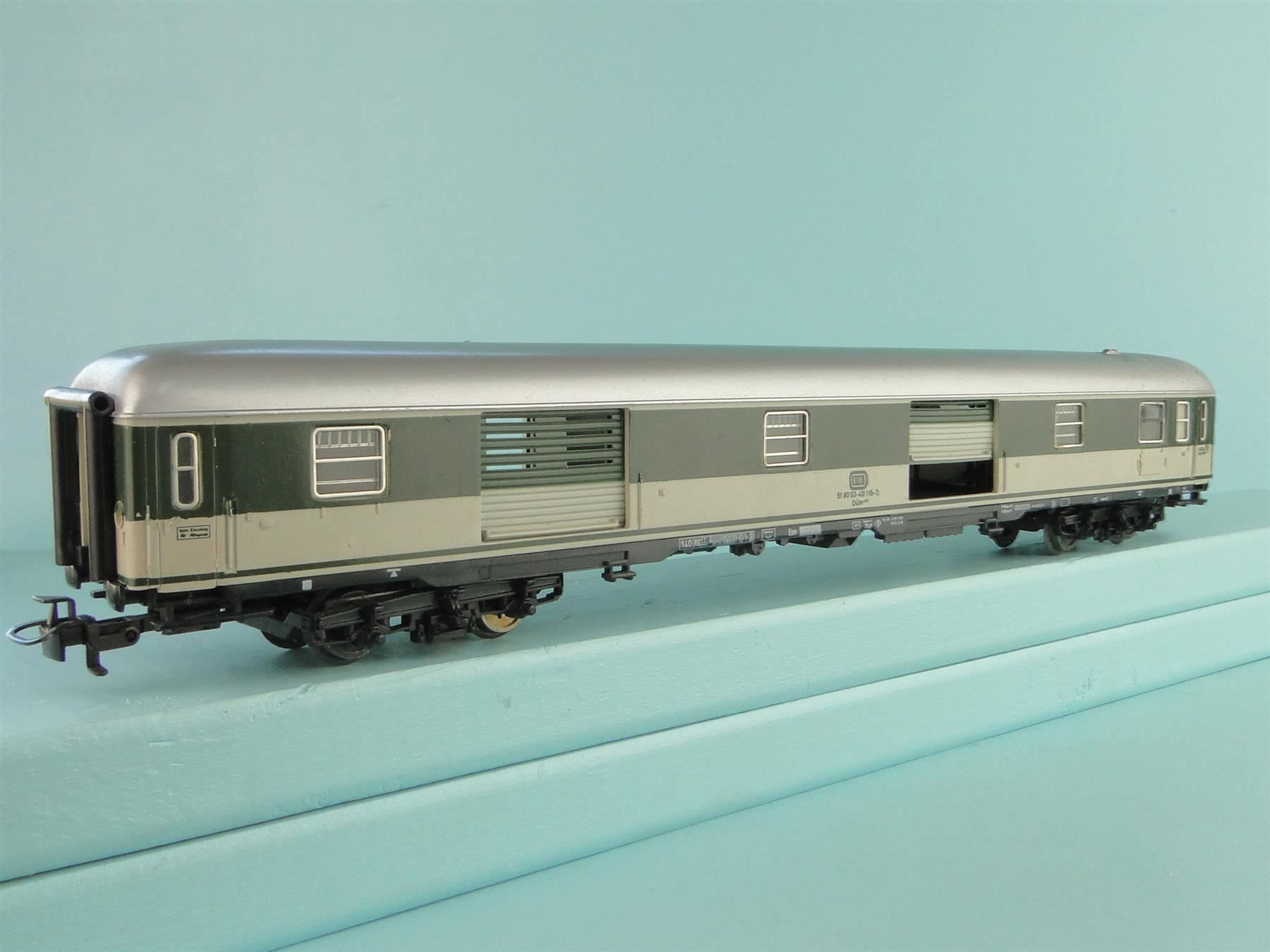 Märklin Modellini di ferrovie: Märklin DB Gepäckwagen – Usato da Bülach venduto da cann11 2