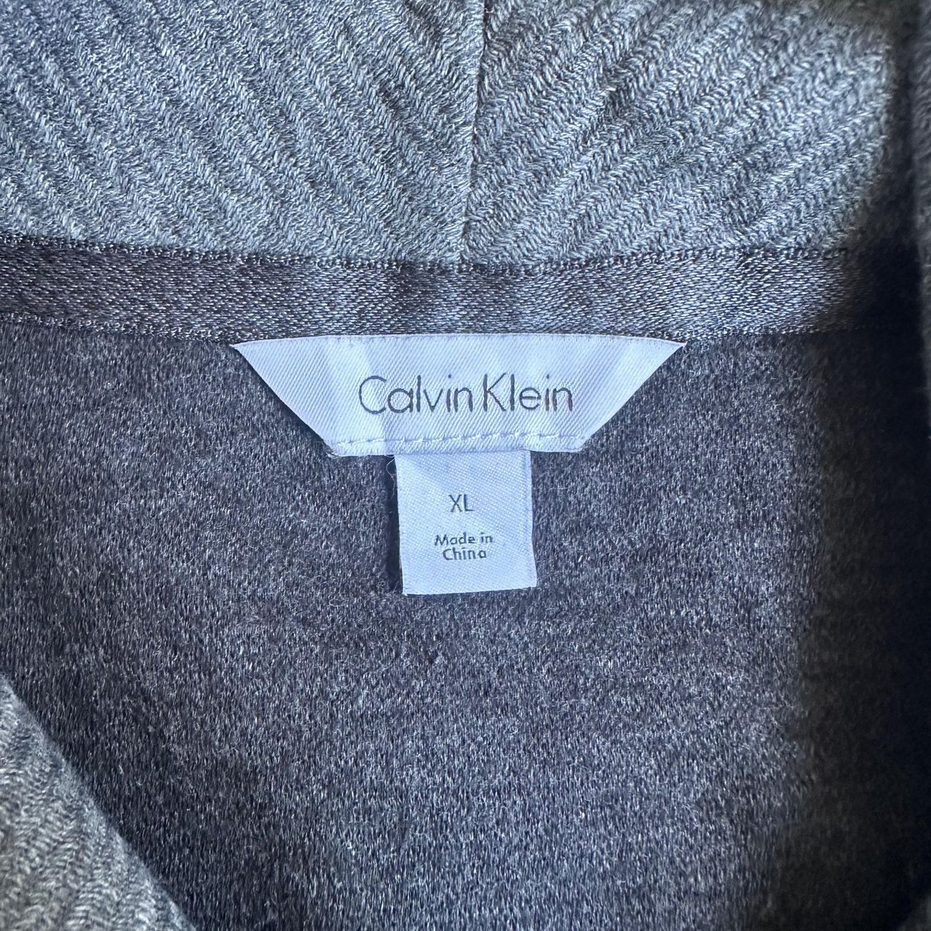 Calvin Klein Maglioni & Felpe: Herren Pullover Calvin Klein grau Grösse XL – Usato da Bern venduto da Tommy.Z 1