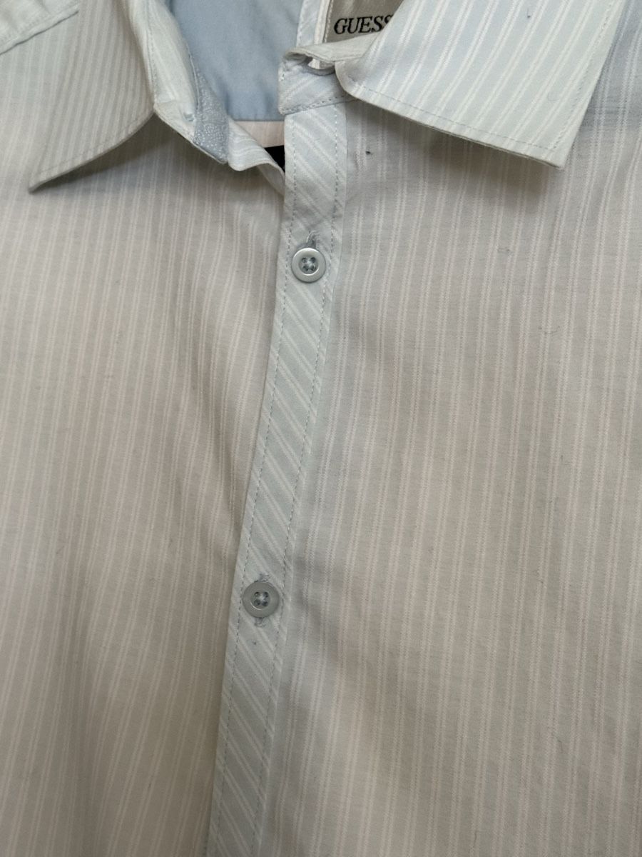 Guess Hemden: GUESS Herrenhemd Gr. S gestreift hellblau/weiss – Gebraucht aus Opfikon von Perlentaucher73 3
