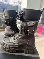 Stivali Buffalo neri con tasche laterali pari al nuovo