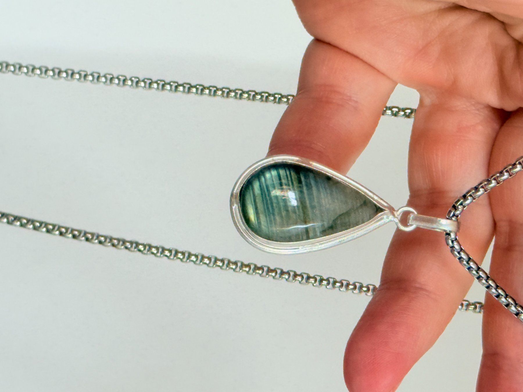 Catenine: Collier labradorite, élégant et tendance ✨ – Nuovo e nell'imballaggio originale da Genève venduto da AWWA 2