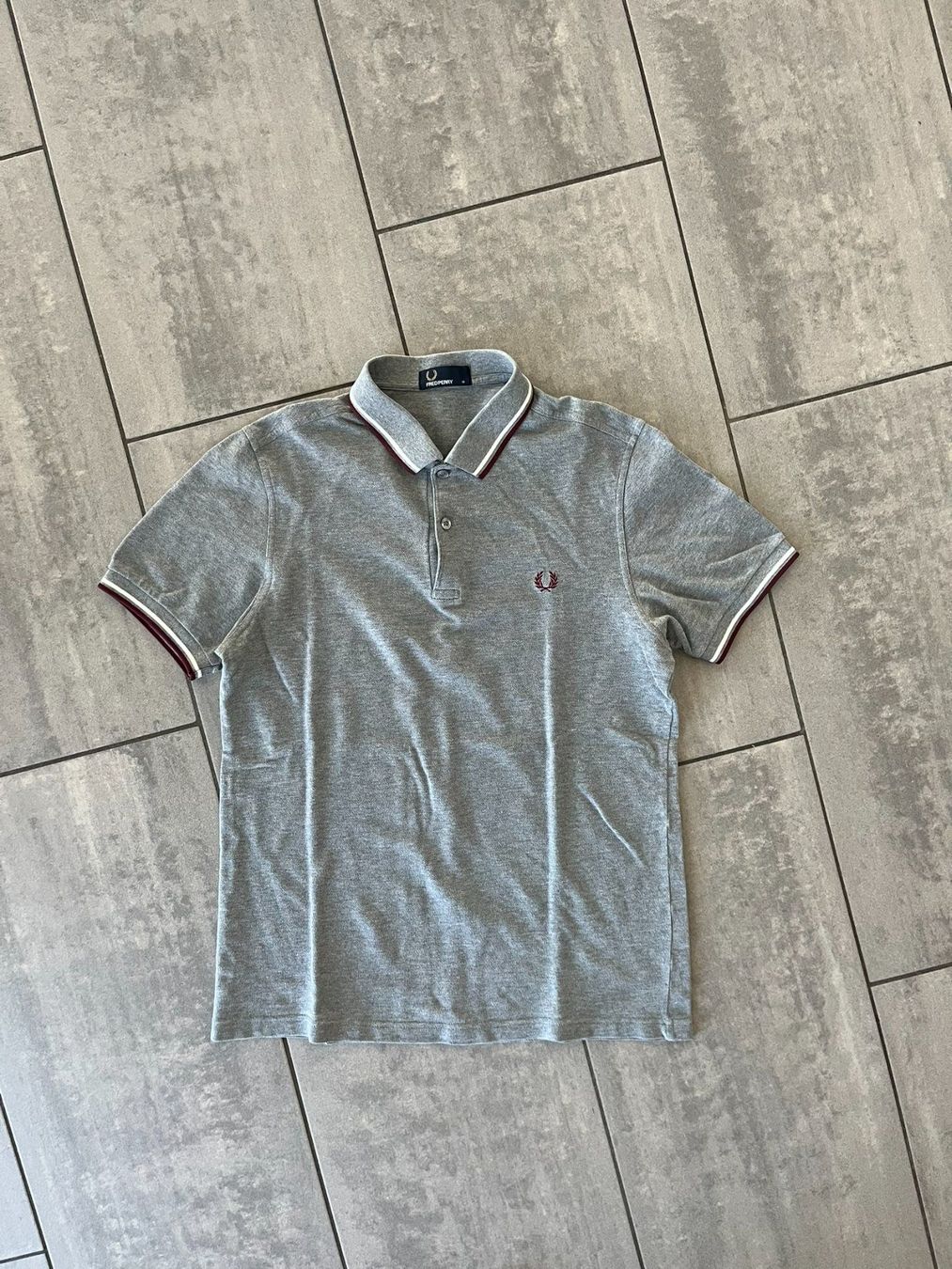 Fred Perry Magliette Polo: FRED PERRY Poloshirt Grau – Usato da Otelfingen venduto da Denis_ZH