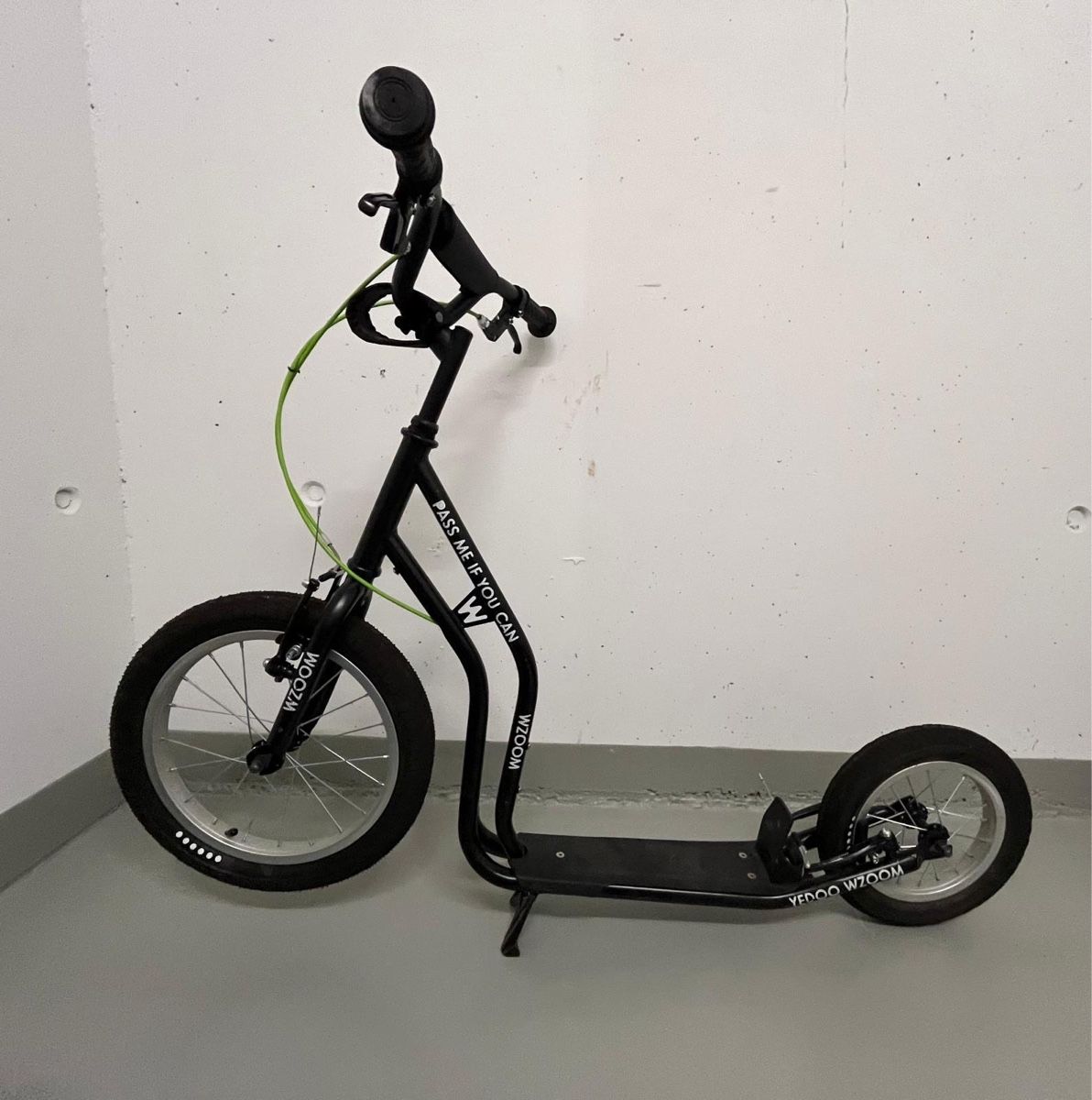 Scooters: WZOOM YEDOO Scooter Roller Trotti Lufträder – Gebraucht aus Steffisburg von Gretchenfrage